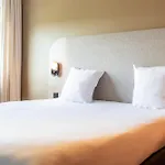 Akena Hotel