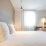 Akena Hotel