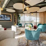 Akena Hotel